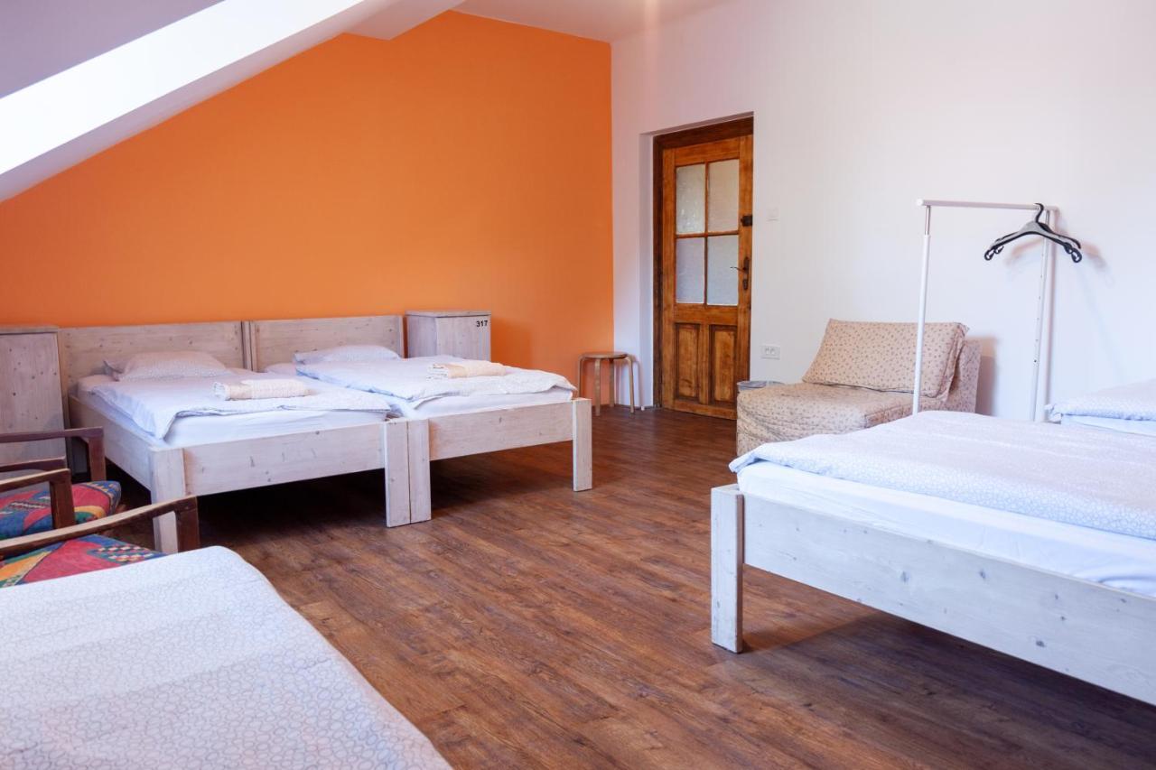 Vila Veselova, Ljubljana City Center Hostel Ngoại thất bức ảnh
