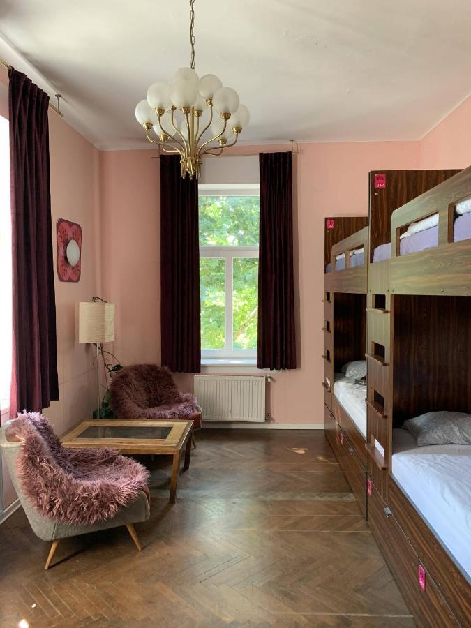 Vila Veselova, Ljubljana City Center Hostel Ngoại thất bức ảnh