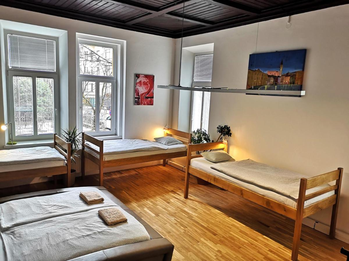 Vila Veselova, Ljubljana City Center Hostel Ngoại thất bức ảnh